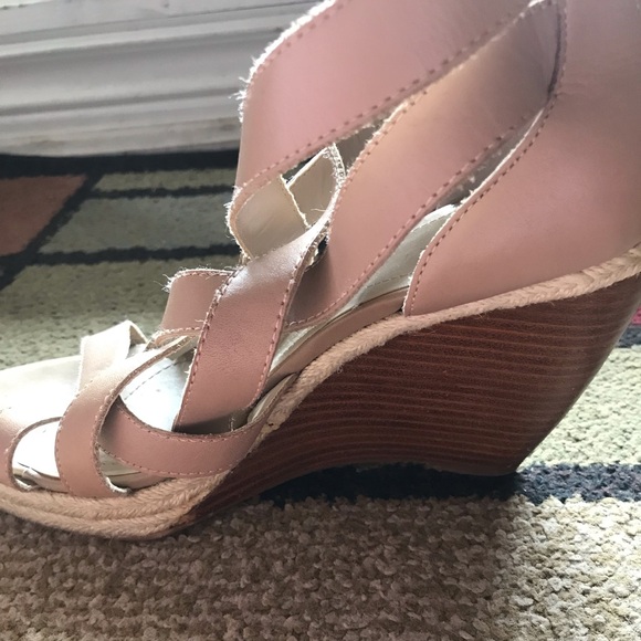 Tahari Wedge Heels. Size 7/‘2 Womens -Used - Picture 6 of 7